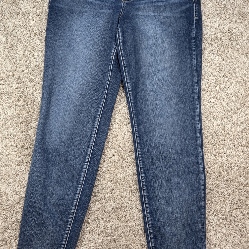 Classic Blue Women's Jeans‎